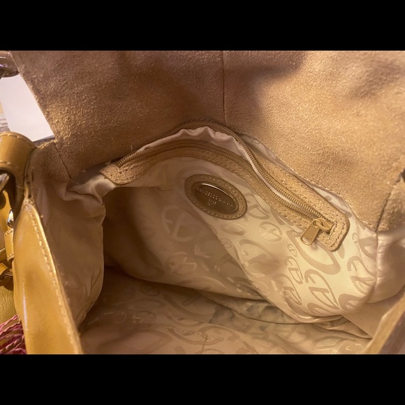 Francesco Biasia Patent Leather Handbag with duster and tags (not attached) - Picture 7 of 16